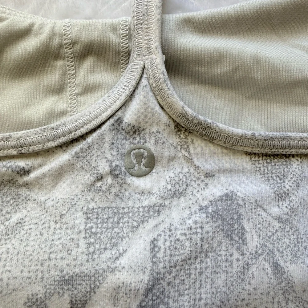 Lululemon Strappy Printed Tank Top Built-In Bra Size 8
